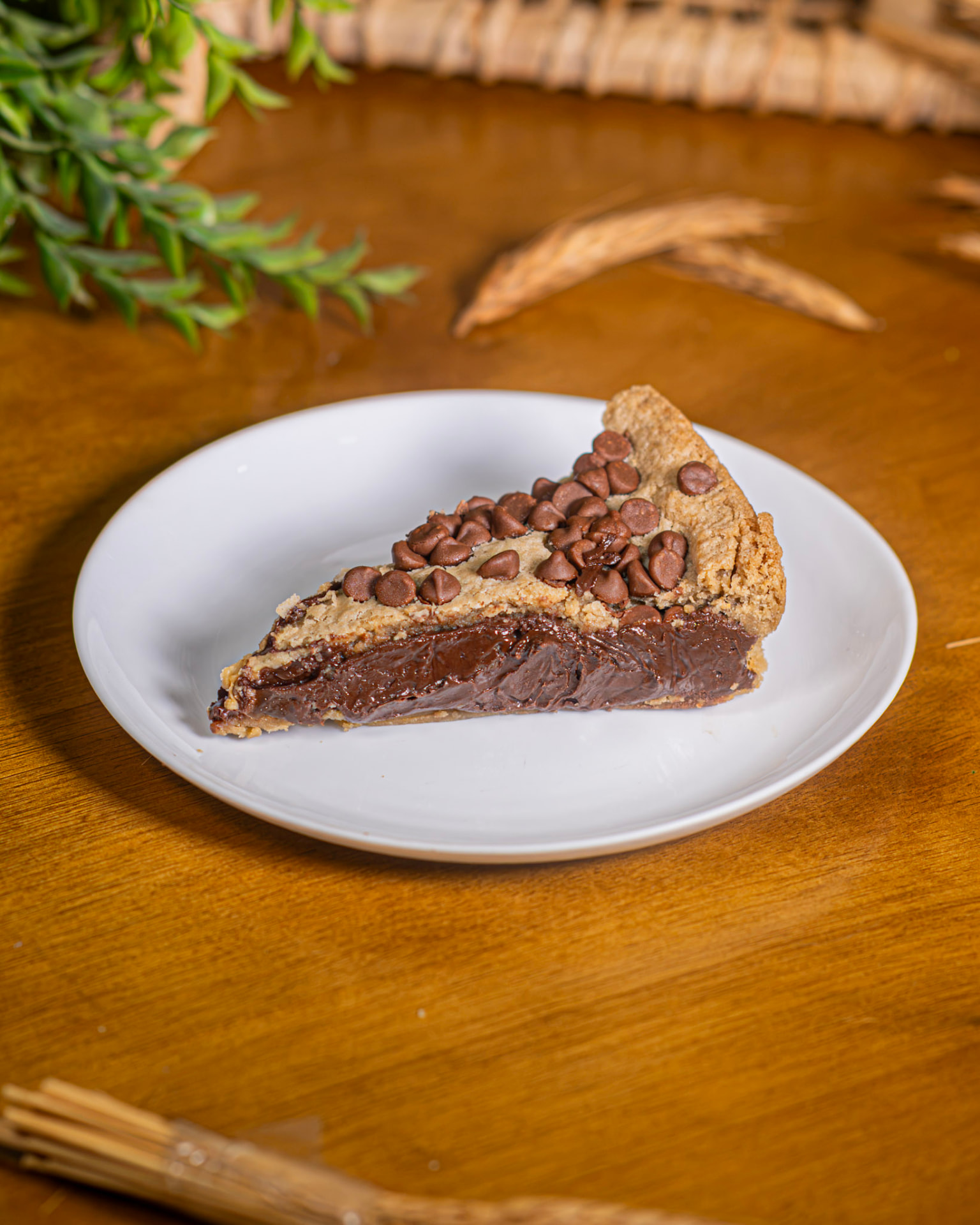 Fatia de torta cookie com brigadeiro